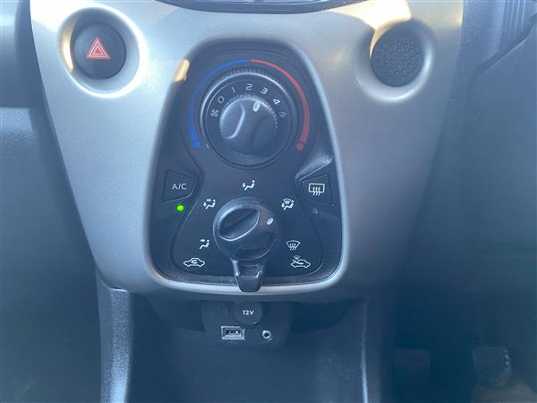 Toyota Aygo 1.0 VVT- x play